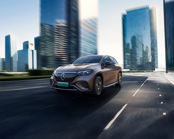 油电双行、数实融合助力，奔驰前三季度在华销量增长3%